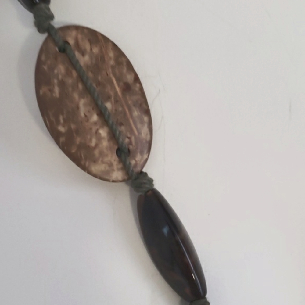Elegant Tan and Black Beaded Belt - Picture 9 of 15